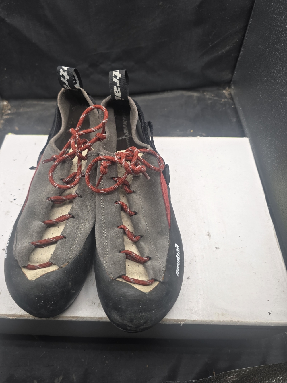Men's Gray and Red Athletic Climbing Shoes